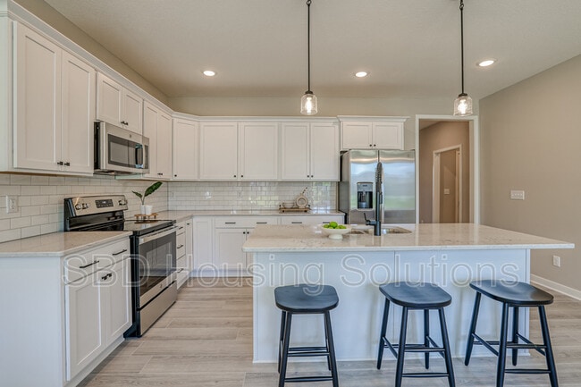 Building Photo - 27417 E Oak View Dr