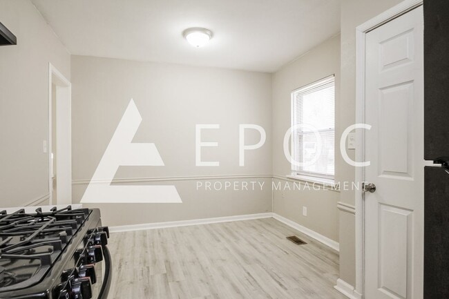 Building Photo - 817 N Gary Ave