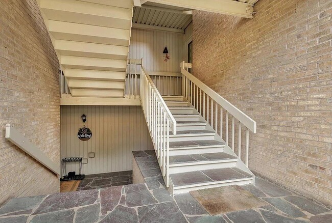 Building Photo - 5260 Crossbow Cir