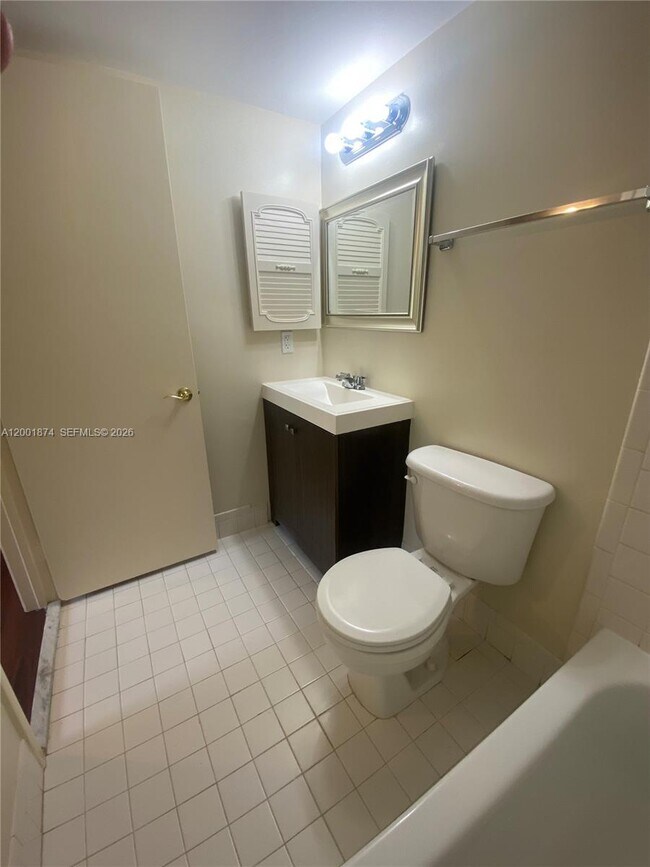 Building Photo - 800 SW 131st Ave