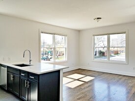 Building Photo - 4300 Junius St