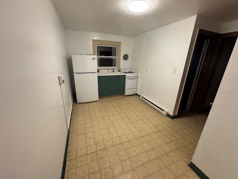 Building Photo - 165 Sand Creek Rd