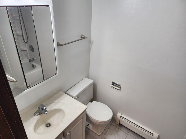 Building Photo - 2 Paxos Dr