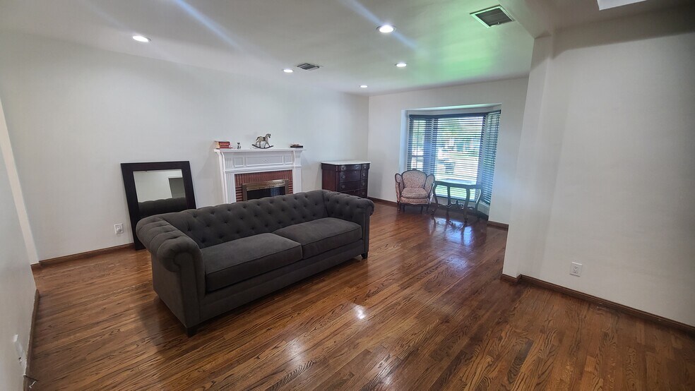 Building Photo - 2019 N Manning St