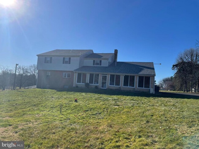 Building Photo - 1306 Hawthorne Ln