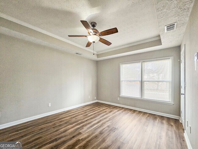 Building Photo - 1075 To Lani Dr