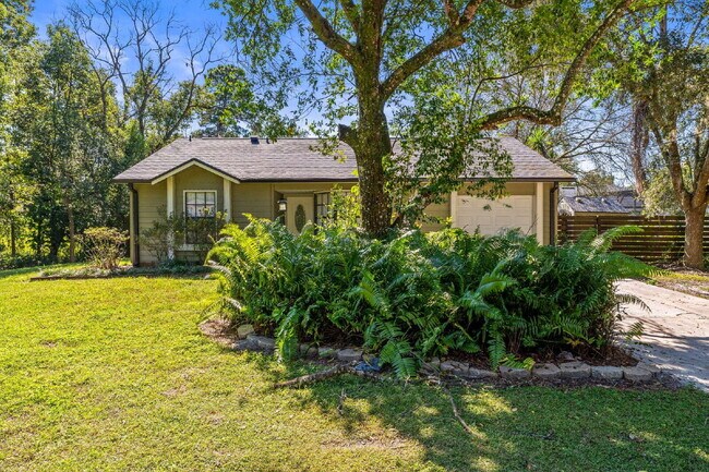 Building Photo - Charming 3-Bedroom Home with 2 Full Baths ...