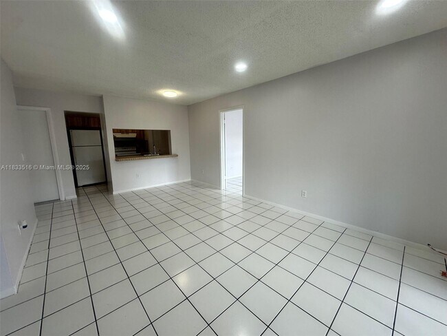 Building Photo - 9808 Hammocks Blvd