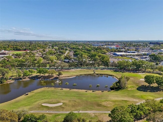 Building Photo - 900 Cove Cay Dr