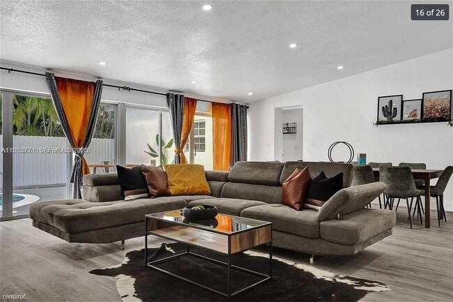 Building Photo - 1420 NE 201st Terrace