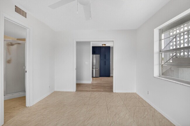 Building Photo - 2401 Del-Aire Blvd