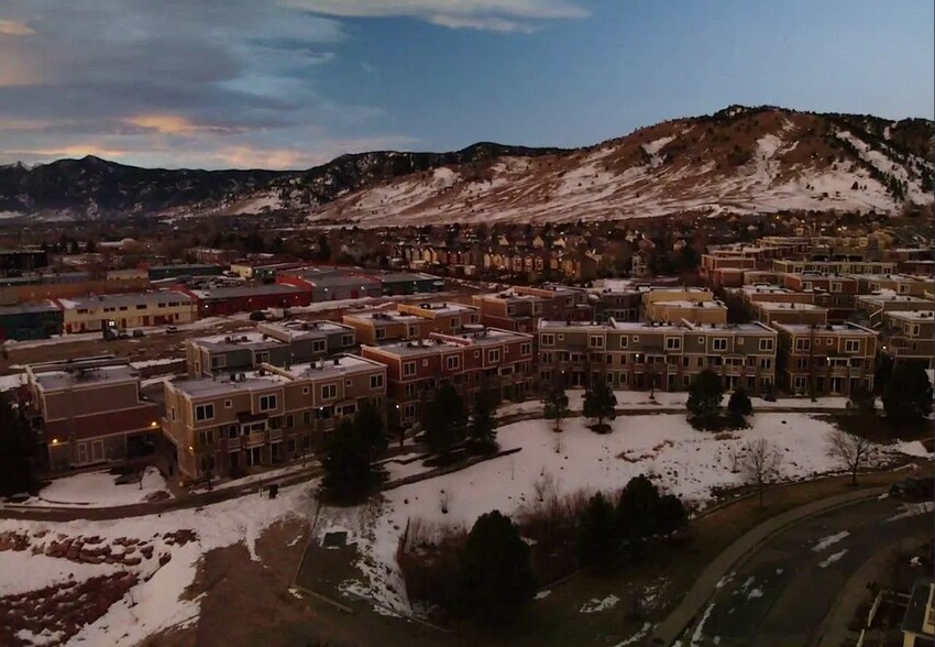 Building Photo - 1065 Laramie Blvd