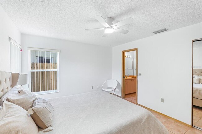 Building Photo - 4537 S Lockwood Ridge Rd