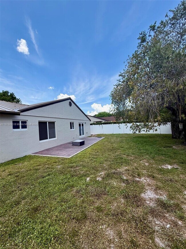 Building Photo - 11561 SW 51st St