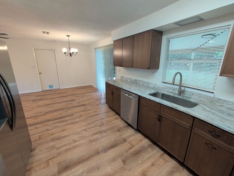 Building Photo - 9205 N Fawn Way