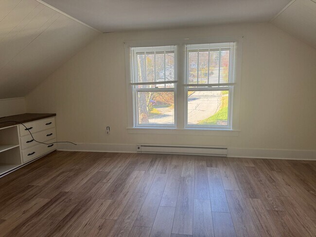 Building Photo - 3 Bedroom home in Lebanon