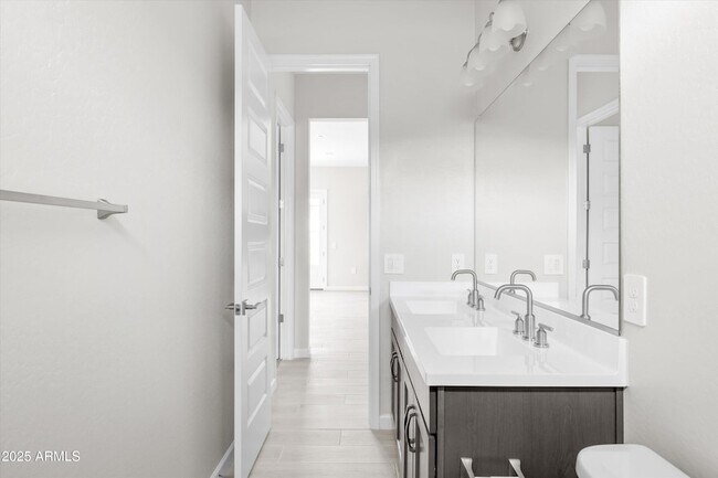 Building Photo - 21425 N 59th St