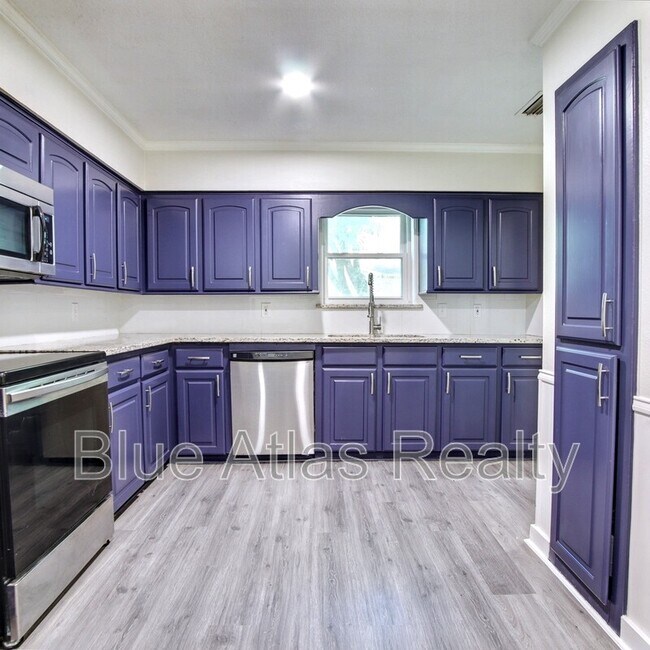 Building Photo - 5708 Flamingo Ct