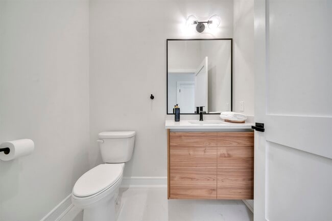 Building Photo - 7 SCENIC Ter