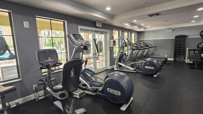 Building Photo - 630 S Sapodilla Ave