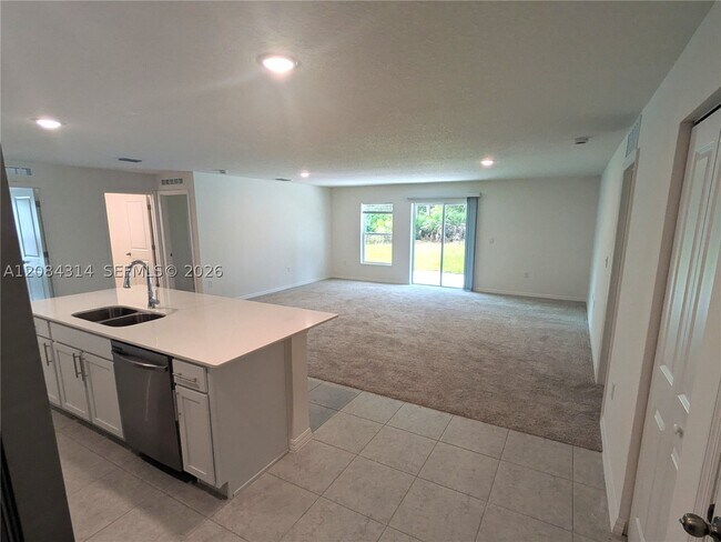 Building Photo - 1329 Biarritz St NW