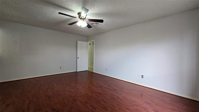 Building Photo - 6634 Briar Glade Dr