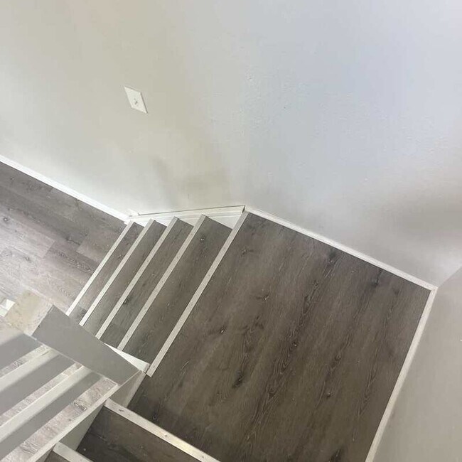 Building Photo - 3233 W 50th St