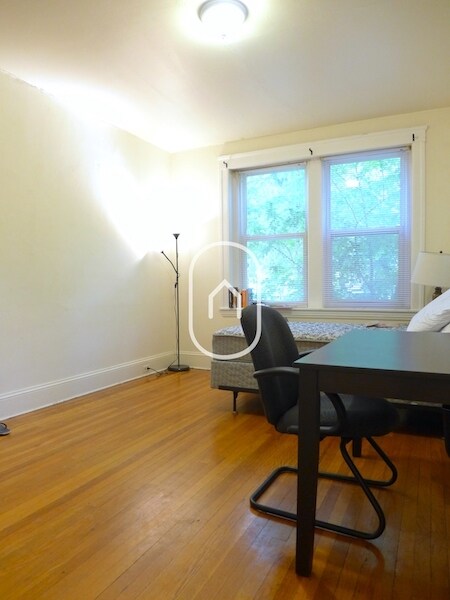 Building Photo - 218 Freeman St