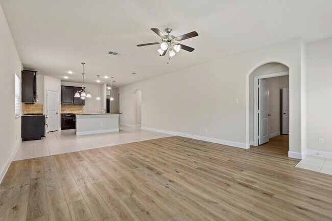Building Photo - 7822 Cottonwood Dr