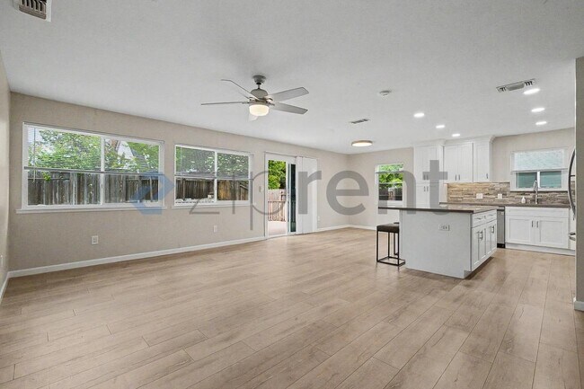 Building Photo - 2307 N Cirby Way