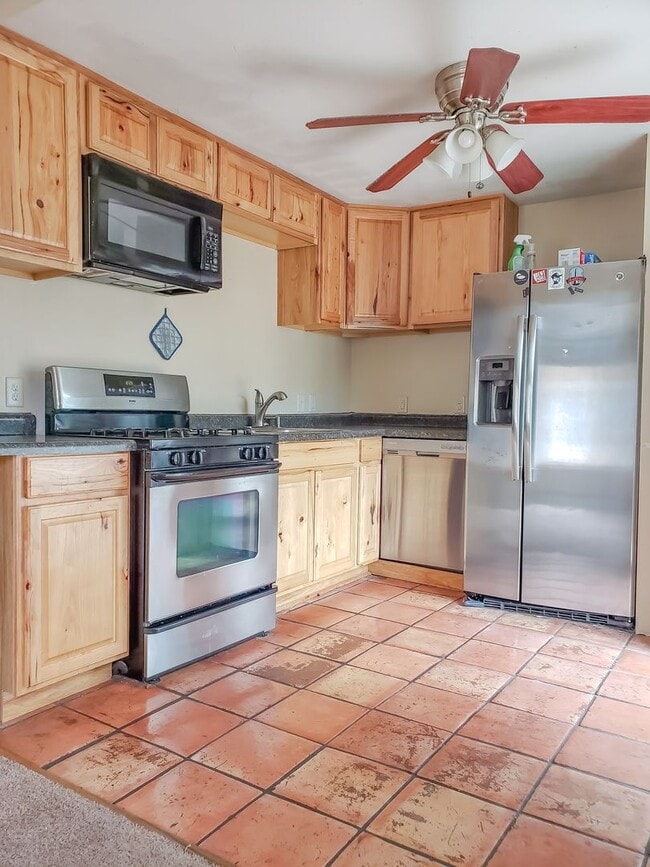 Primary Photo - 2721 Fremont Ave S