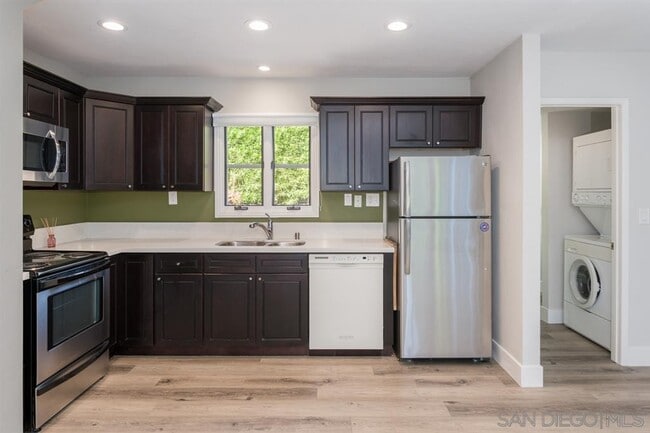 Building Photo - 4910 Ladera Sarina