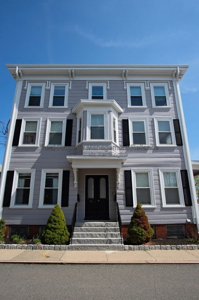 Building Photo - 16 Franklin Pl