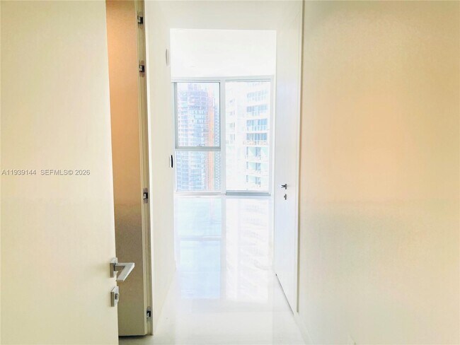 Building Photo - 300 Biscayne Blvd Way