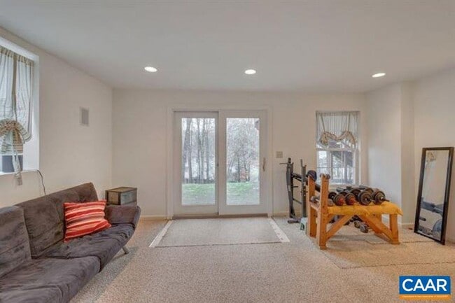 Building Photo - 1150 River Oaks Ln