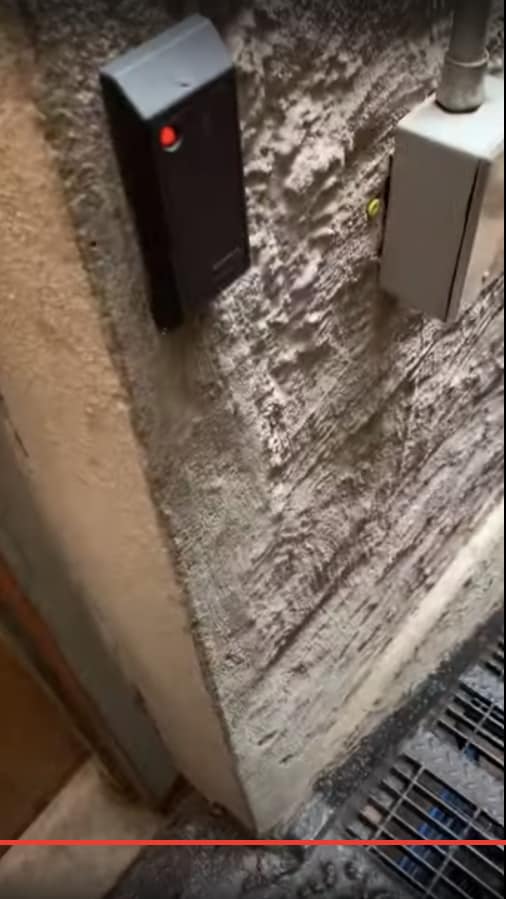 Building Photo - 414 E 10th St