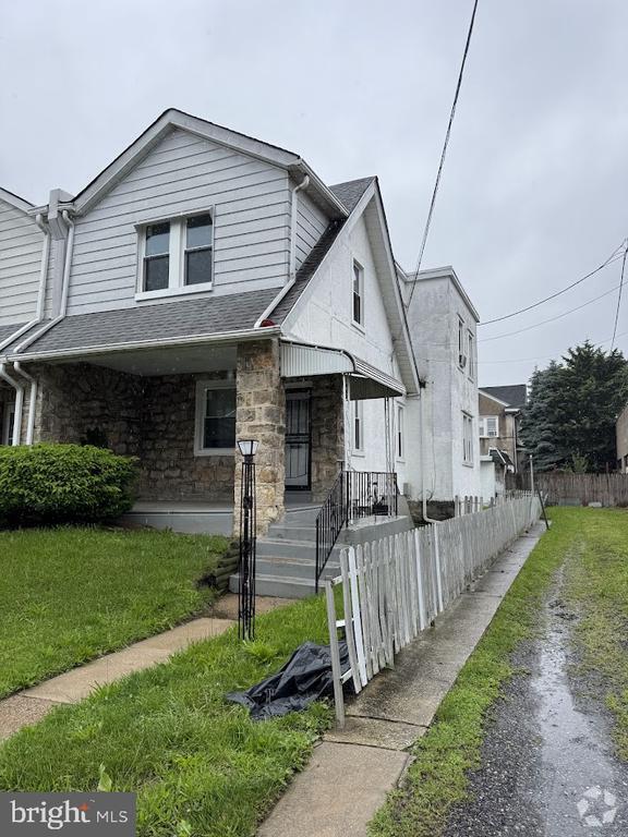 Building Photo - 14 S Rigby Ave