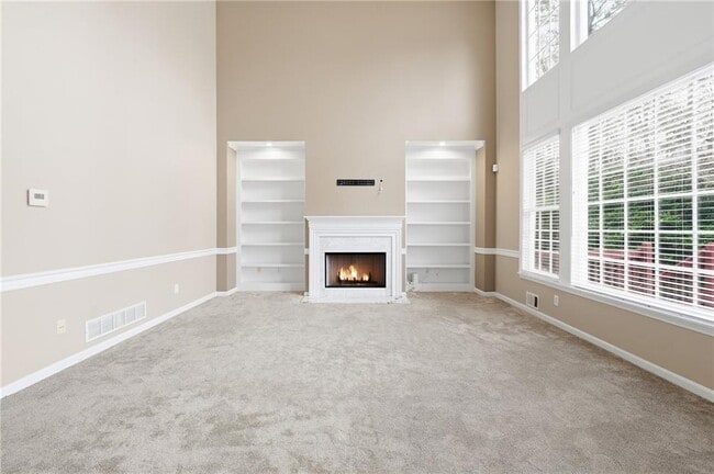 Building Photo - 310 Stoneleigh Dr SW