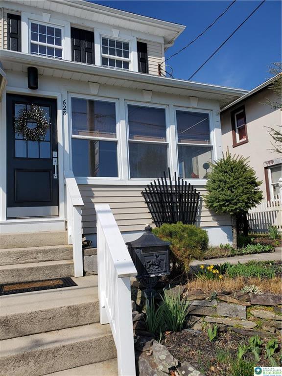 Building Photo - 628 Coal St