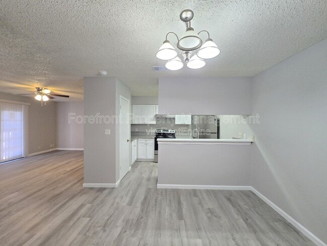 Building Photo - 5507 Roanwood