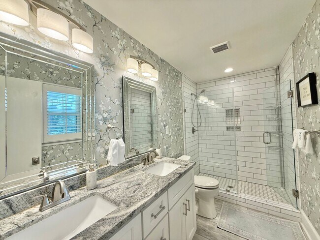 Building Photo - Stunning 3BD, 2BA Raleigh Home with a Fenc...