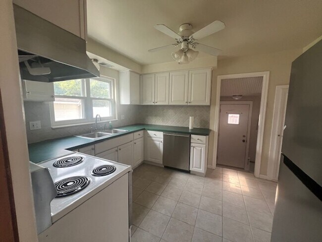 Building Photo - Beautiful Single Family Home in Fraser! CO...
