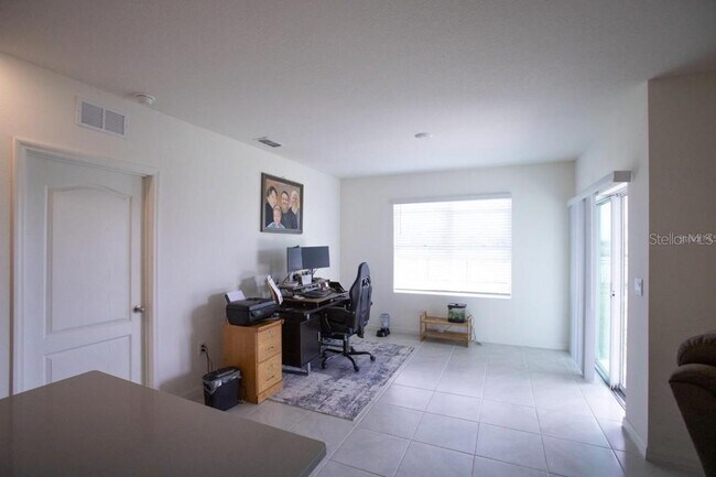 Building Photo - 5062 Foxglove Cir