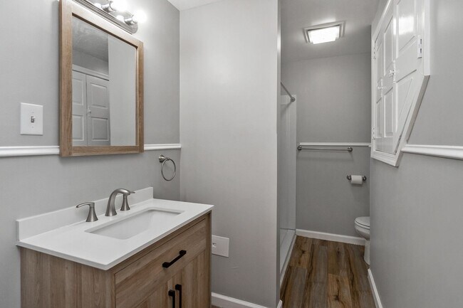 Building Photo - 137-139 Main St