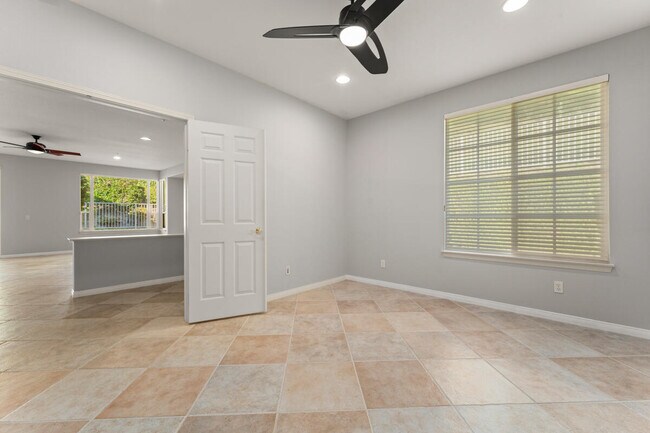 Building Photo - 4 Calle Regio