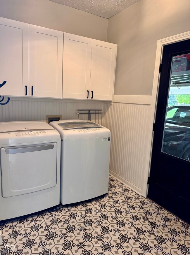 Building Photo - 6862 Riverside Way