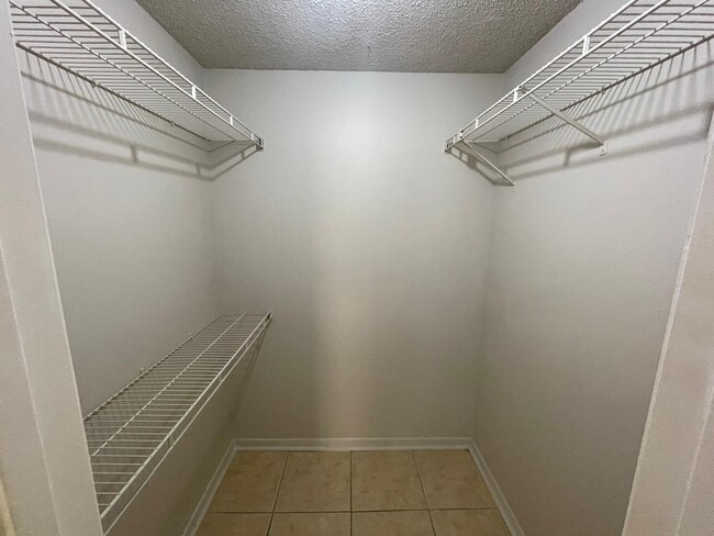 Building Photo - 6100 Westgate Dr