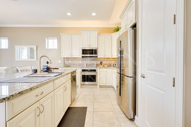 Building Photo - Welcome to Coastal Living at its Finest!