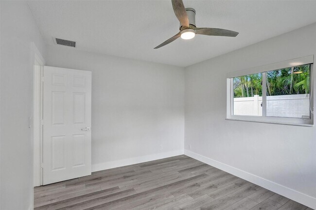 Building Photo - 5361 SW 7th St