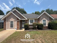 Building Photo - 3BR/1.5BA Memphis Rental with Soaring Ceilings & Functional Galley Kitchen